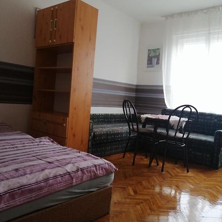 Belvarosi Vendeghaz Miskolc Exterior photo